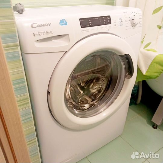 Стиральная машина Candy почти новая узкая