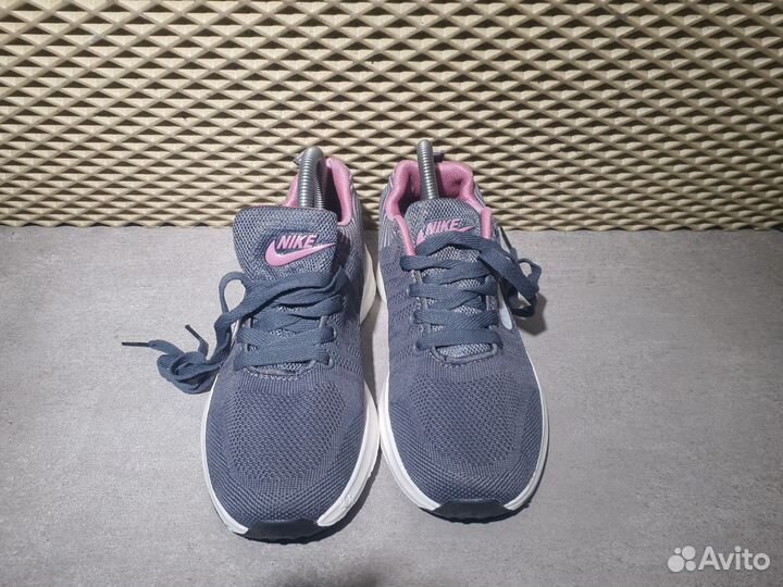 Кроссовки Nike размер 39