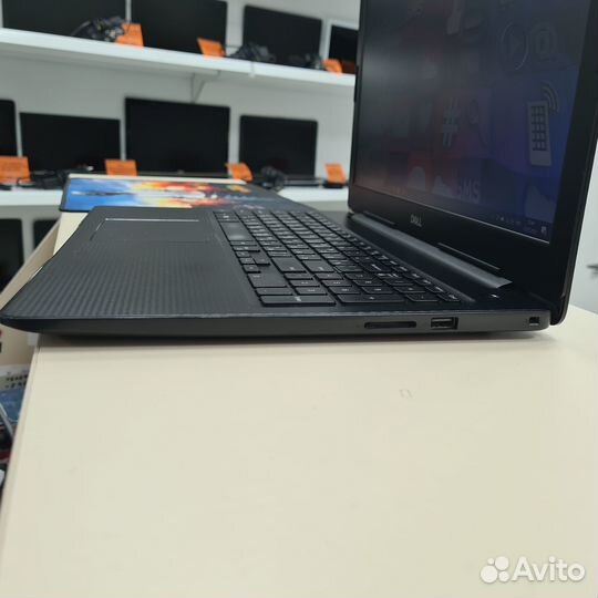 Ноутбук15.6 FullHD Ryzen 5/8GB/256GB+500GB/Vega 8