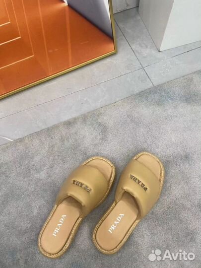 Женские шлепки Prada