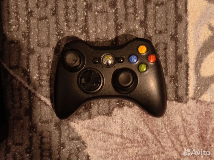 Продаю xbox 360 с прошивкой, 3 джойстика, Кинект