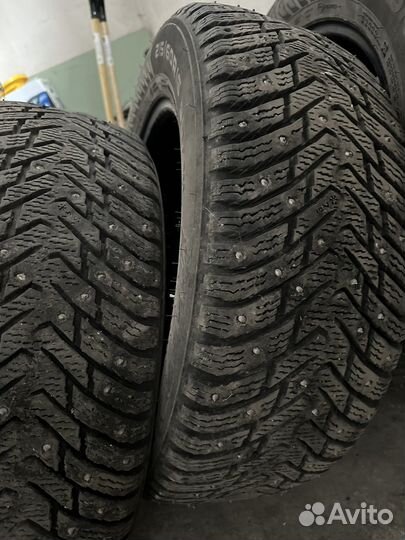 Nokian Tyres Hakkapeliitta 8 215/60 R16