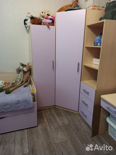 Мебель в детскую для девочек
