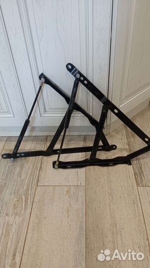 Подъемный механизм для дивана