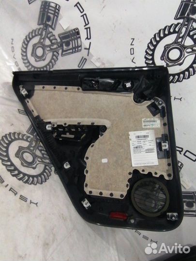 Обшивка двери задней правой Volkswagen Tiguan 200