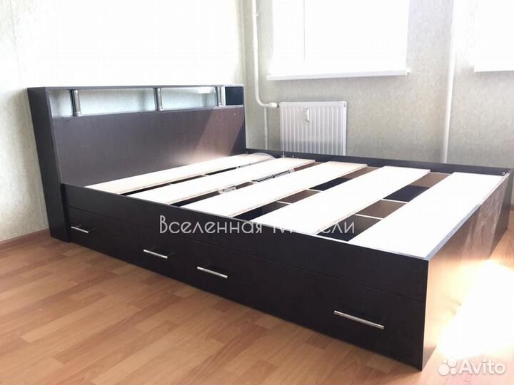 Кровать двуспальная