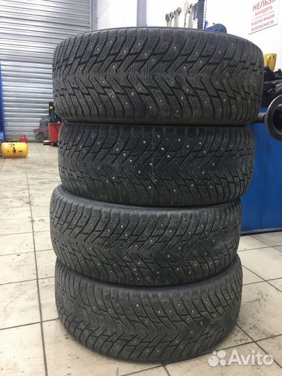 Nokian Tyres Hakkapeliitta 8 215/55 R17