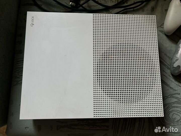 Xbox One S 500 гб с контроллером джойстиком геймпа