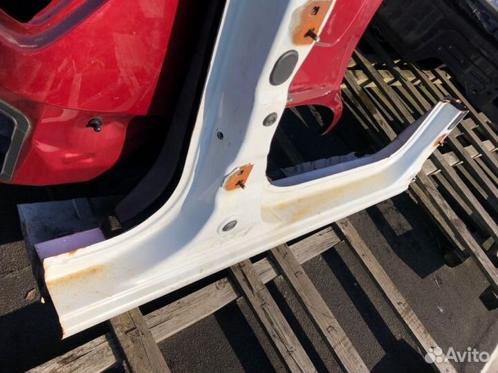 Порог правый Renault Logan II 1.6 2017