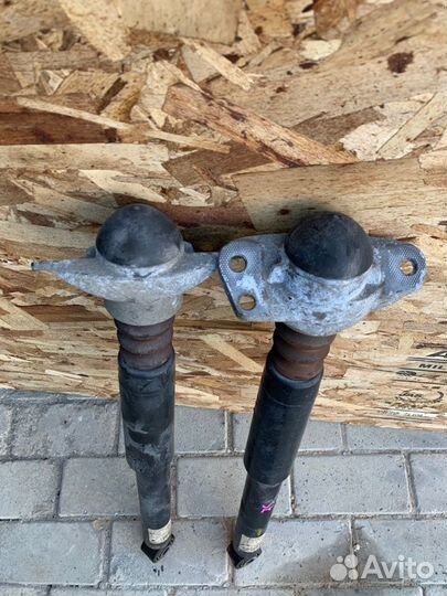 Амортизатор задний Volkswagen Golf 6 (5 хб)