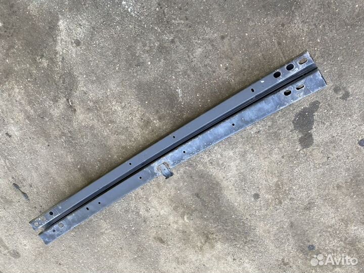 Усилитель бампера передний Toyota Windom MCV20