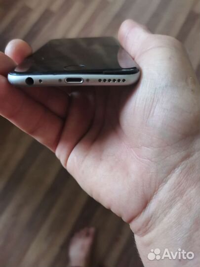Телефон iPhone 6