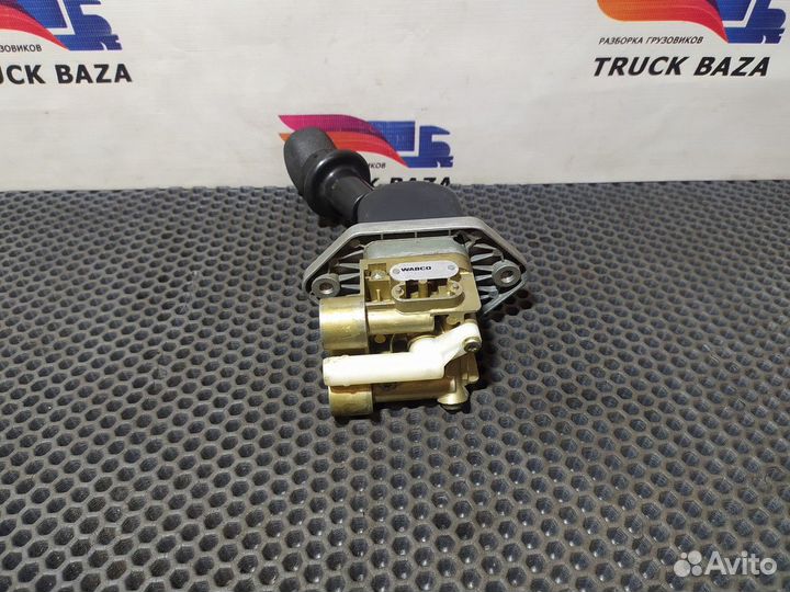 81523156171 Кран ручного тормоза