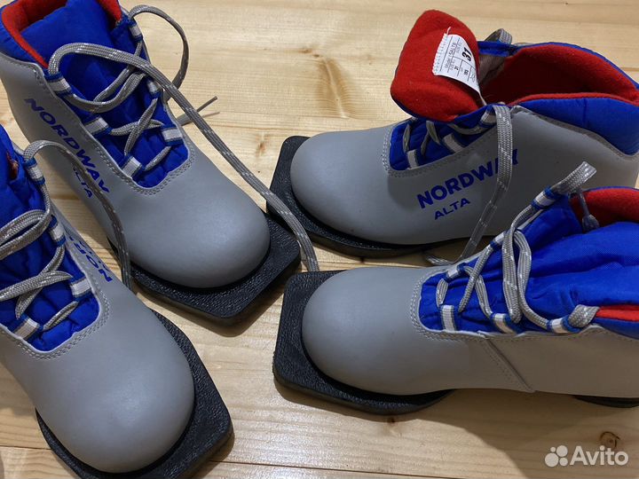 Лыжные ботинки