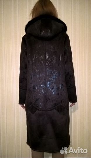 Дубленка новая, модельная, с капюшоном