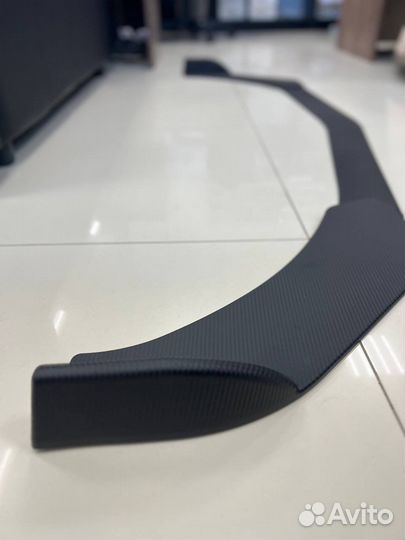 Универсальная губа на бампер