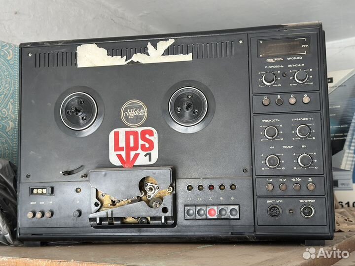 Магнитофон снежеть 204-06 стерео 1984г