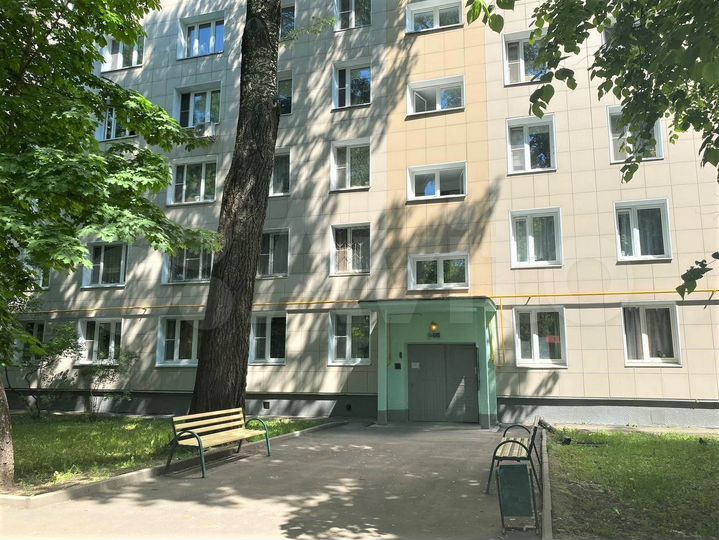 Комната 10,7 м² в 4-к., 1/9 эт.