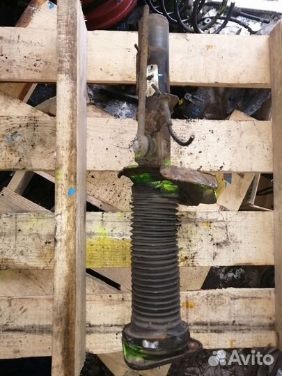 Амортизатор передний левый Ford Focus 2