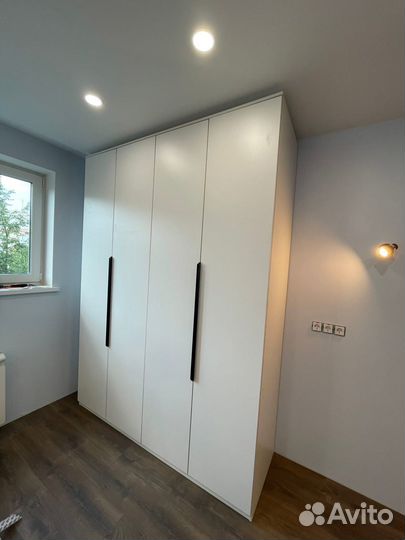 Шкаф с зеркалом