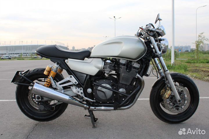 Yamaha xjr 1200 cafe racer