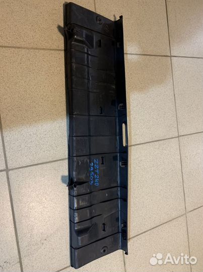 Задня рамка в багажник на toyota premio azt240