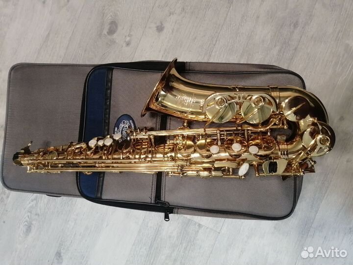 Саксофон альт Vibra