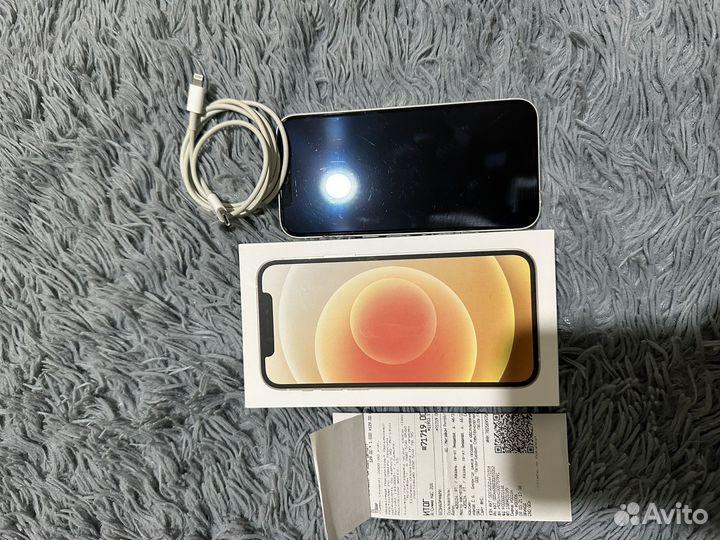 iPhone 12, 64 ГБ