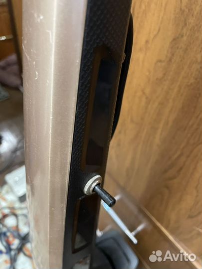 Пылесос Electrolux вертикальный проводной