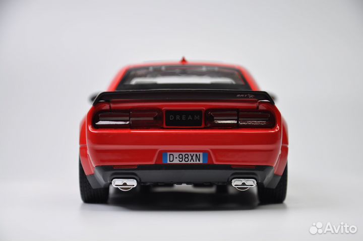 Модель авто Dodge Challenger SRT 1:24 металл