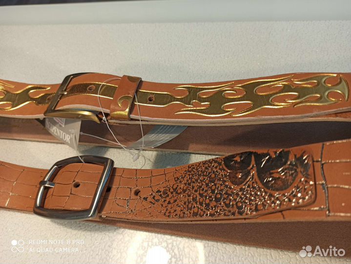 Ремень с золотым тиснением