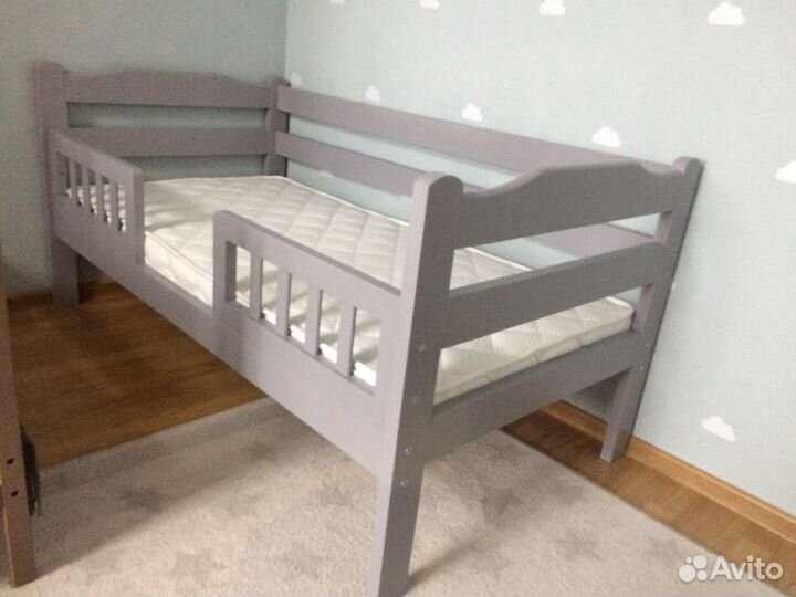 Детская кровать из массива 