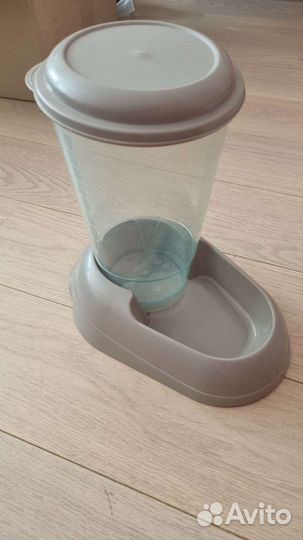 Миска-деспенсер для кошек и собак