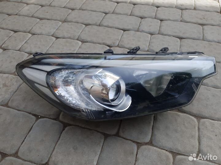 Фара на kia cerato