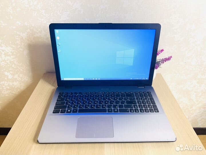 Мощный, игровой ноутбук (i3/SSD/6 часов)