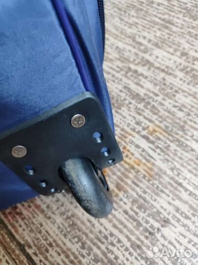 Дорожная сумка на колёсиках