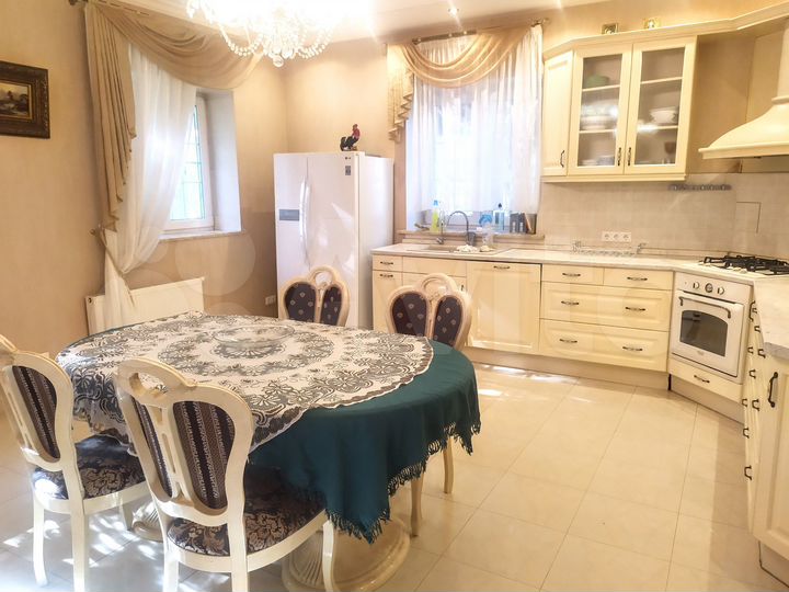 Дом 256 м² на участке 12 сот.