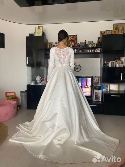 Свадебное платье