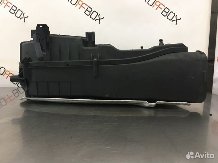 Корпус воздушного фильтра Mercedes C-Class W204