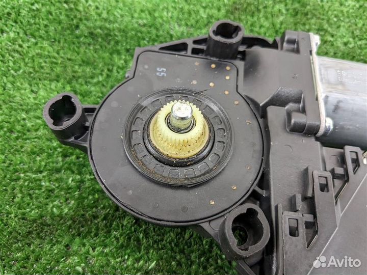 Мотор стеклоподъёмника передний правый volkswagen