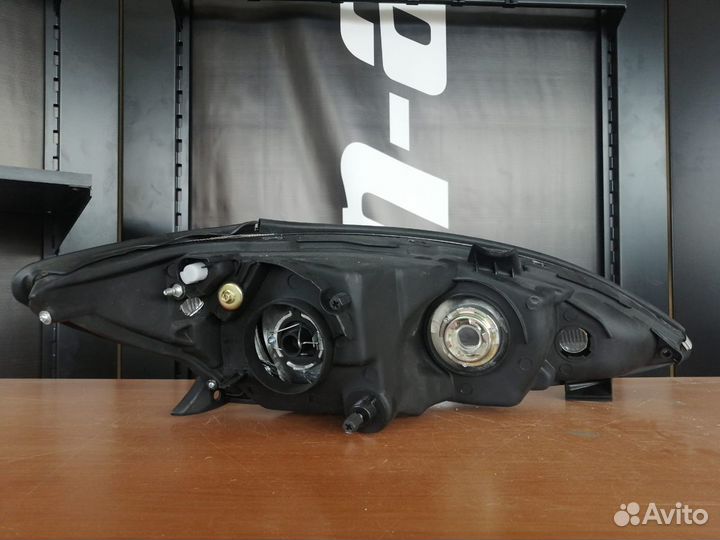 Фара левая toyota camry 04-06 короткое ухо