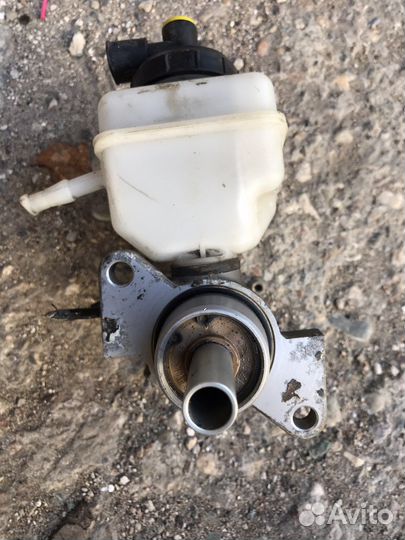 Главный тормозной цилиндр LADA Largus