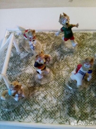 Киндер коллекции,волчата - футболисты