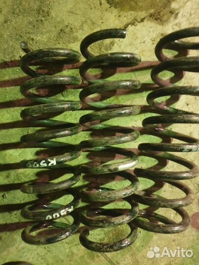 Пружина подвески передняя