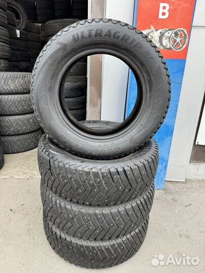 Goodyear Ultragrip Ice Arctic 215/65 R16 98T