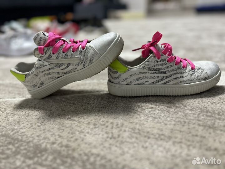 Кроссовки для девочки