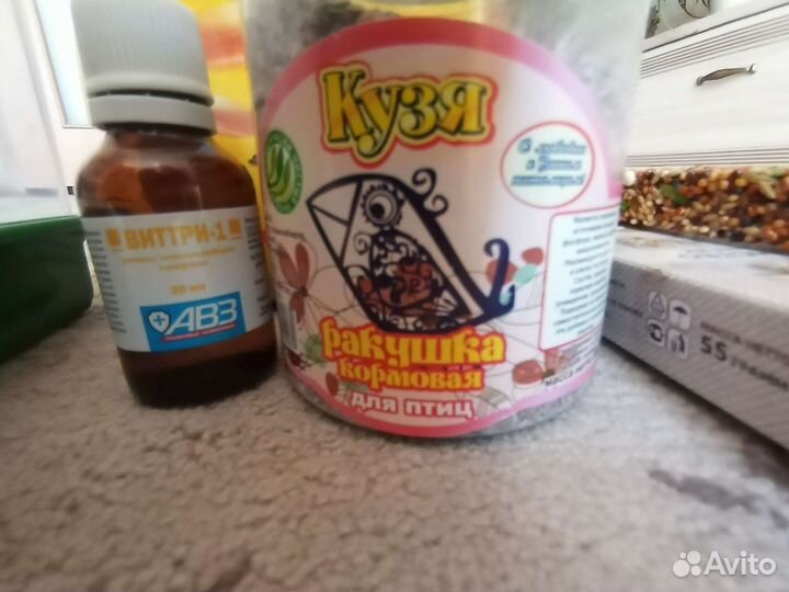 Корм и приспособления для канарейки