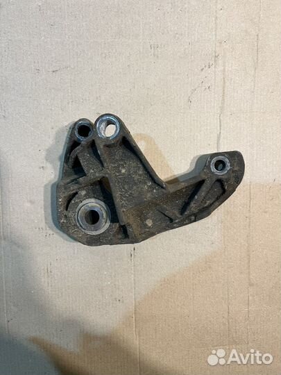 Кронштейн МКПП задний Mazda 3 2005