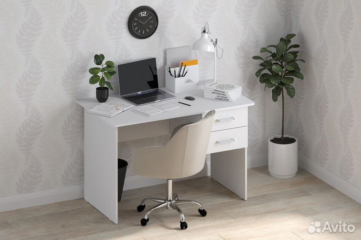 Компьютерный стол белый