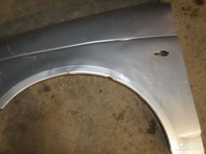 Крыло переднее левое приора